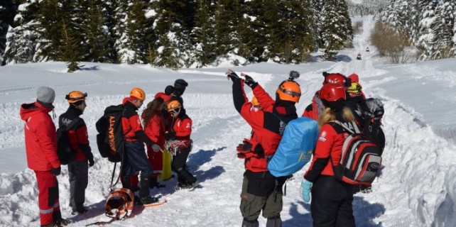 3,5 metre karda uluslararası tatbikat!