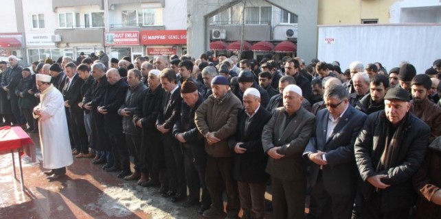 Ülkücülerden gıyabi cenaze namazı