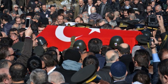 Şah Fırat şehidine gözyaşlarıyla veda