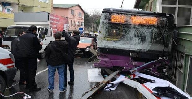 Halk otobüsü dehşet saçtı