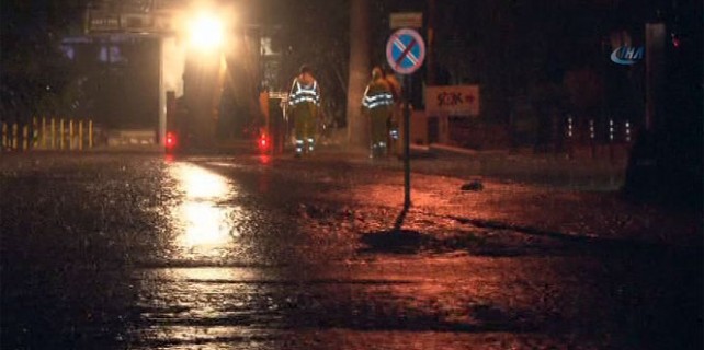 Yüzlerce ev sular altında kaldı!