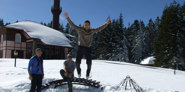 Uludağ'a çıkanlardan  ilginç pozlar