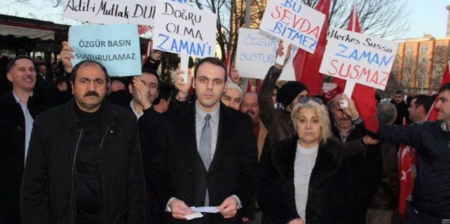 Paralelcilerin partisinde şok!