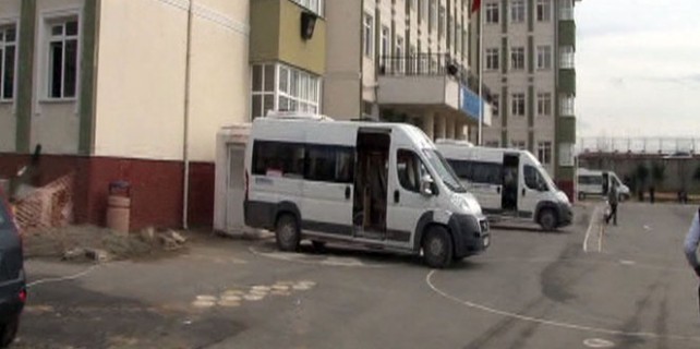 İlkokulda koca dehşeti!