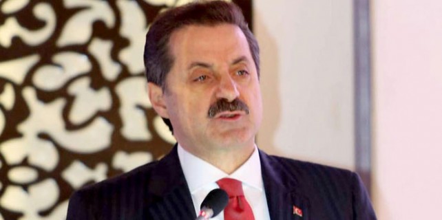 'Türkiye'de yoksulluk azalıyor, ücretler artıyor'