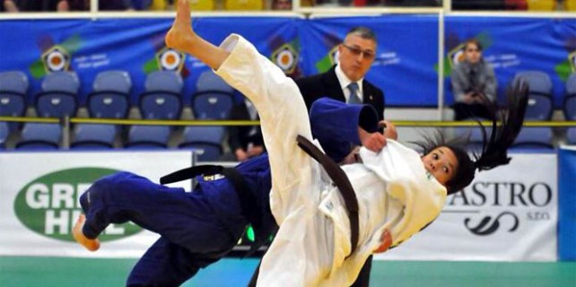 Burcu Hantuk Bursa'da yaşam mücadelesi veriyor!