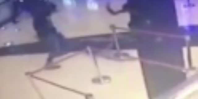 AVM'de palalı dehşet