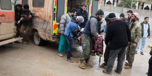 Muhalifler ile Esad askerleri çatıştı: 60 yaralı