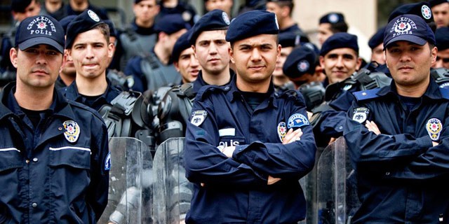 Polislik için yaşa takılanlara müjde!