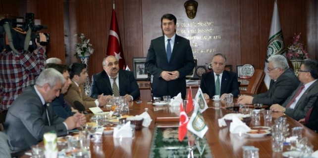 Dündar, esnaf temsilcileri ile buluştu