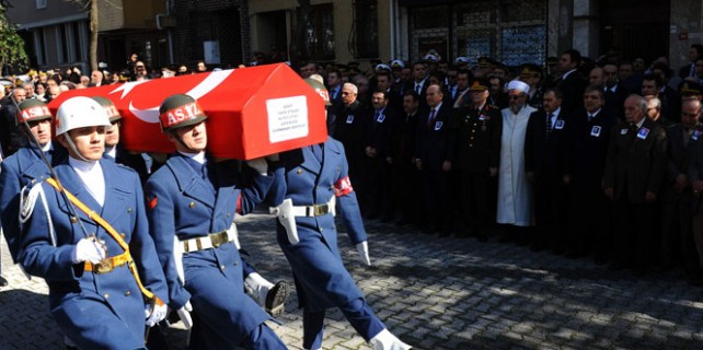 Şehide gözü yaşlı veda!