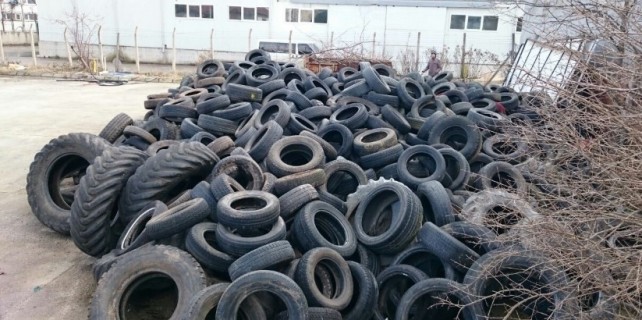 Sinek yuvası lastikler toplanıyor