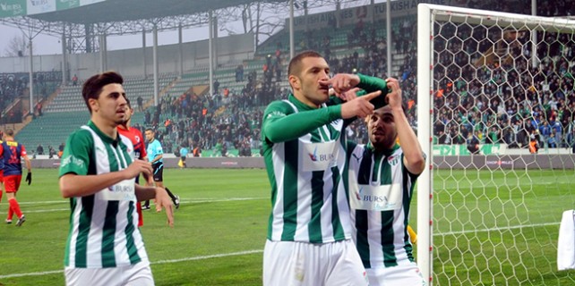 Bursaspor 3 puanla moral buldu
