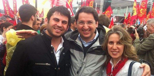 Evine döneceğini bu mesajla duyurdu