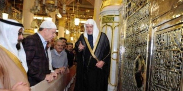 Erdoğan Peygamber Efendimizin huzurunda