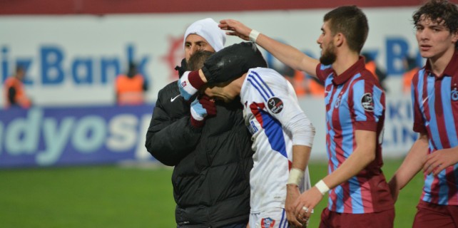 Sahayı ağlayarak terketti