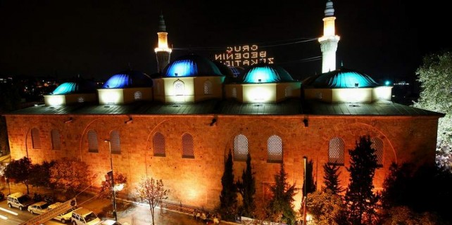 Ulucami ve Emirsultan Camisi için önemli uygulama