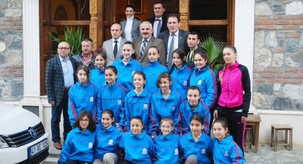 Mudanya'nın minik prenseslerine ödül