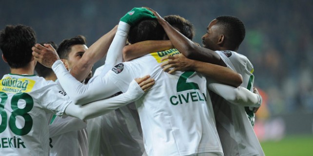 Bursaspor zirve aşkına 3 puan avında