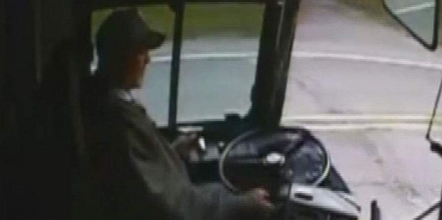 Şoförü uyuyan otobüste dehşet anları