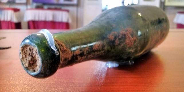 Bursa'da şaşırtan sergi...Kendileri gitti şişeleri kaldı