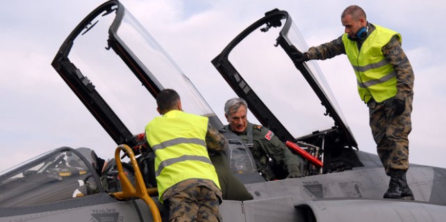 F-4E ile denetim yaptı