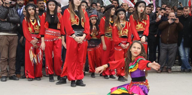 Böyle olur Roman açılışı