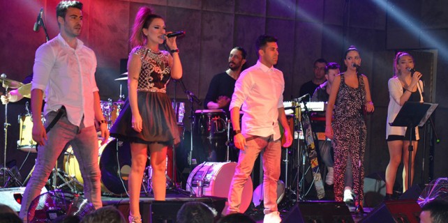 Demet Akalın Bursa’yı salladı