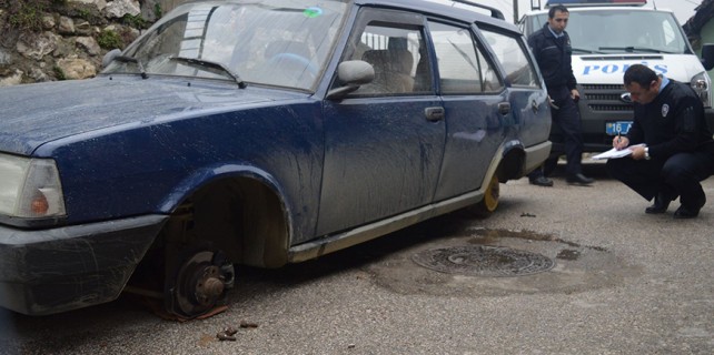 Lastik hırsızları iş başında!