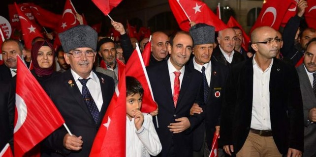 Belediye Başkanı ve çalışanlar Çanakkale Geçilmez'i böyle söyledi