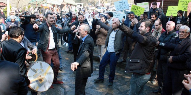 Davul zurnalı protesto!