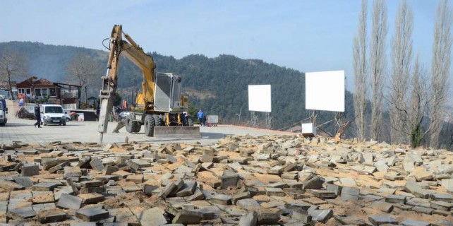 Uludağ Yolu'ndaki kaçak çay bahçeleri yıkıldı