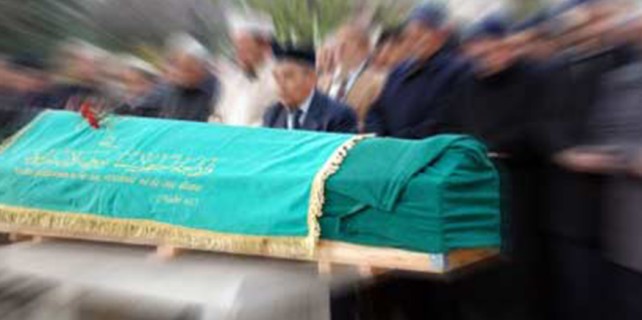 Böylesi ancak Türkiye'de olur! Cenazede tabutu açınca...