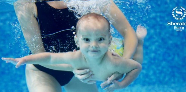 Bursalı bebekler işte böyle yüzme öğreniyor