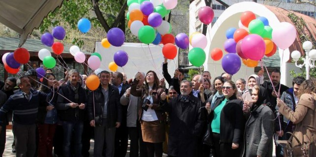 Bursa'da o hastalığa dikkat çekmek için balon uçurdular
