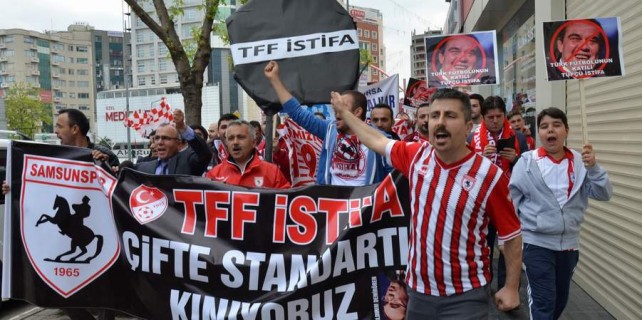 Bursa'da Federasyonu istifaya çağrı yürüyüşü