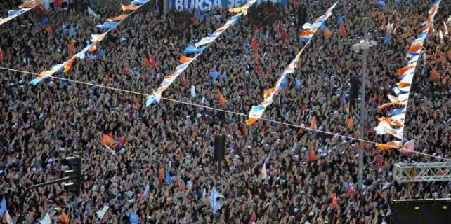 Başbakan ve Kılıçdaroğlu'nun Bursa mitinginde sürpriz