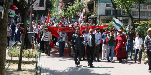 Bursa'da fındık için sokaklara döküldüler