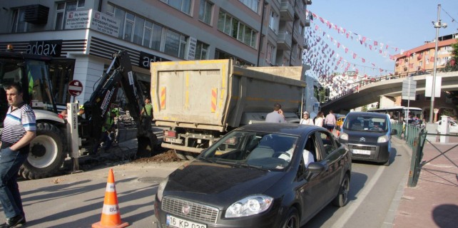Bursa'da sürücüler çileden çıktı
