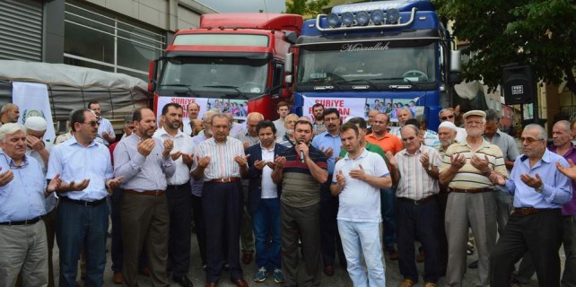 Bursa'dan Suriye'ye 7 tır bayram yardımı