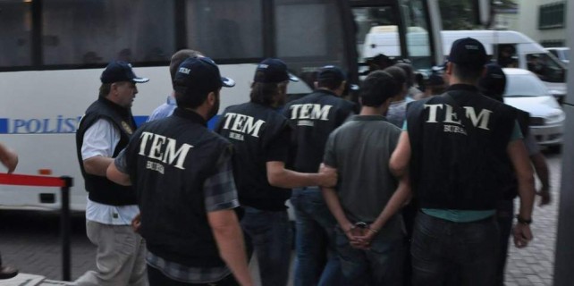 Bursa'da terör zanlıları adliyeye sevk edildi