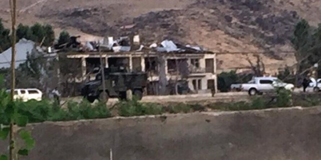 Karakola intihar saldırısı: 2 asker şehit, 31 asker yaralı