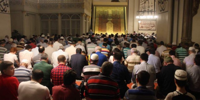 Dünyaca ünlü imamlar Bursa'da şehitler için Kuran ziyafeti verecek