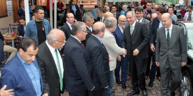 Kimsenin demokrasiyi tehdit etme hakkı yok