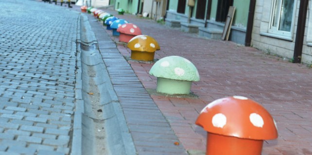 Bursa'da rengarenk bir cadde...Hem de maneviyatlı