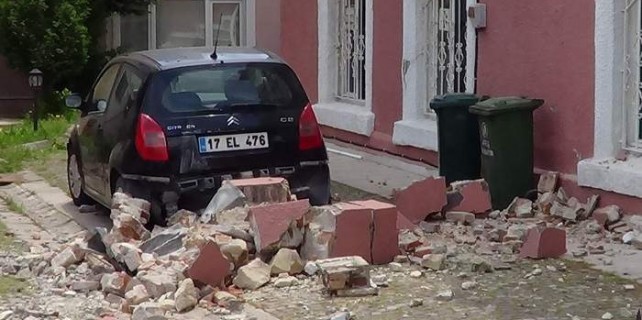 Bursa'nın iki ilçesinde deprem seferberliği...