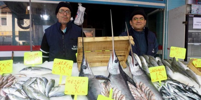 Bursa'da kılıç balığı bereketi...
