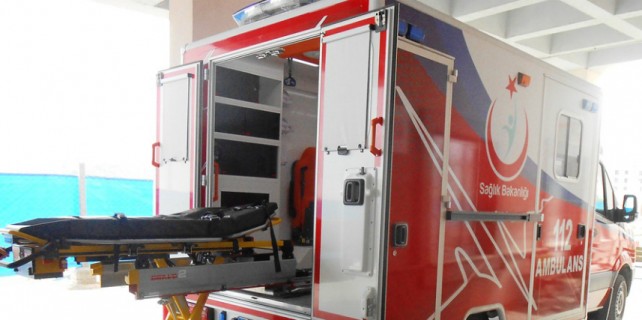 Obezite ambulansıyla hastahaneye kaldırıldı