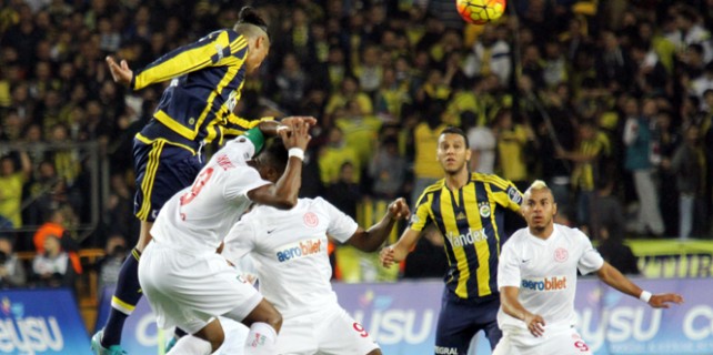 Fener Antalya'da fark yedi...