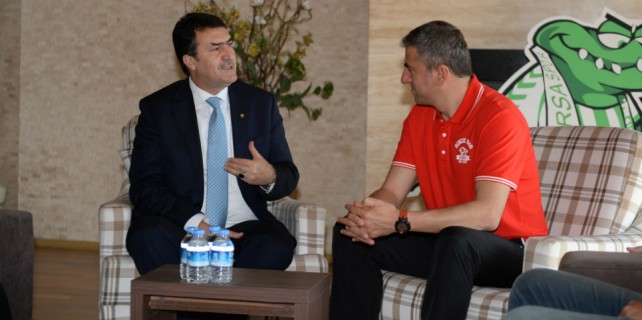 Dündar'dan Hamzaoğlu'na moral ziyareti